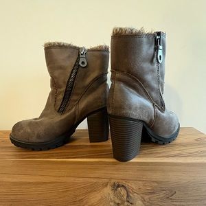 Gray Size 8 Booties